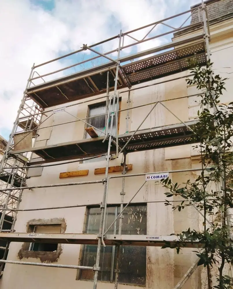 Façade d'immeuble décapée